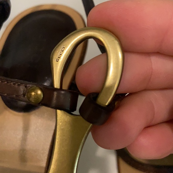 Vintage Gucci sandals.  Leather straps, buckle closure.  Gently worn. Dust bag - Picture 7 of 10